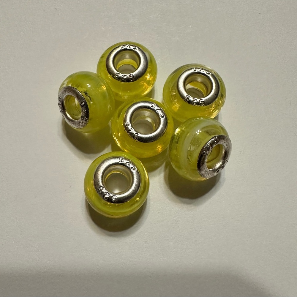 6 glass beads